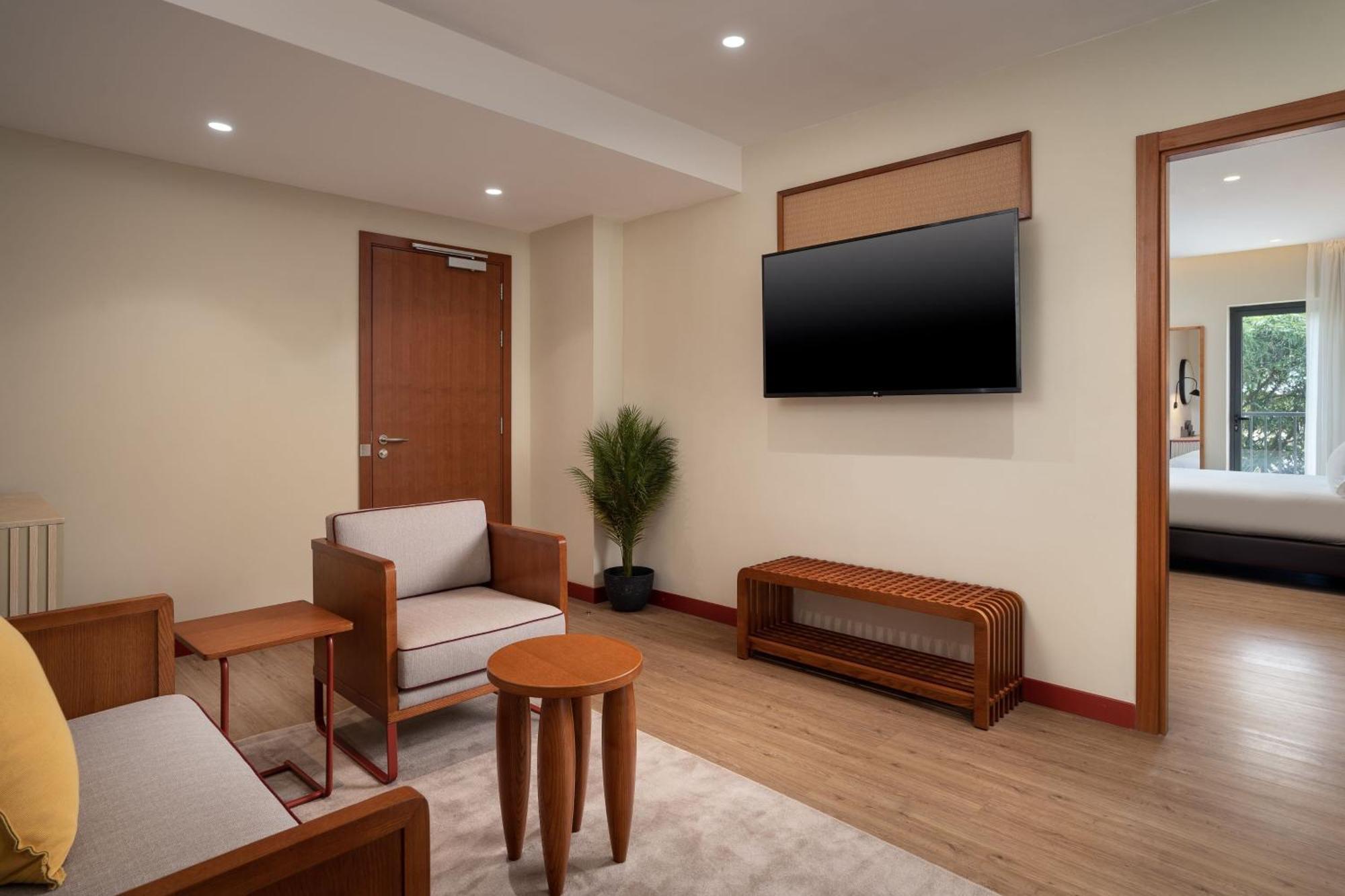 Protea Hotel By Marriott Luanda Esterno foto