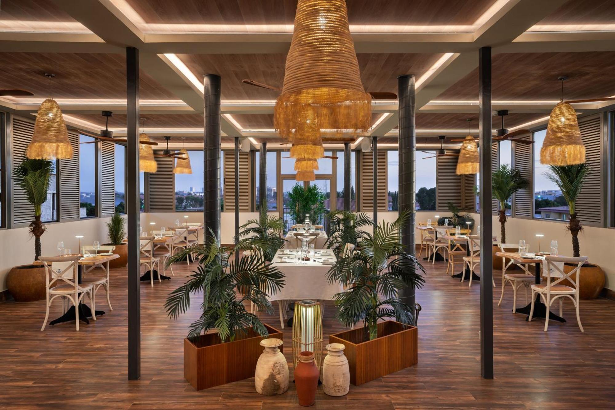 Protea Hotel By Marriott Luanda Esterno foto